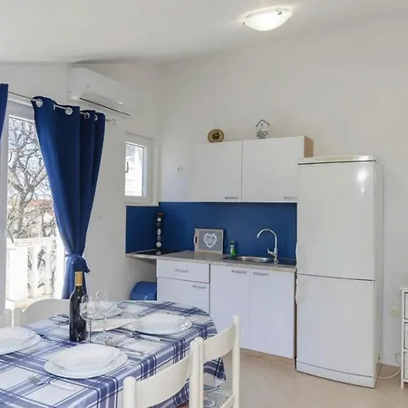 Fortuna In Pirovac, Close To The Seabeach Apartment