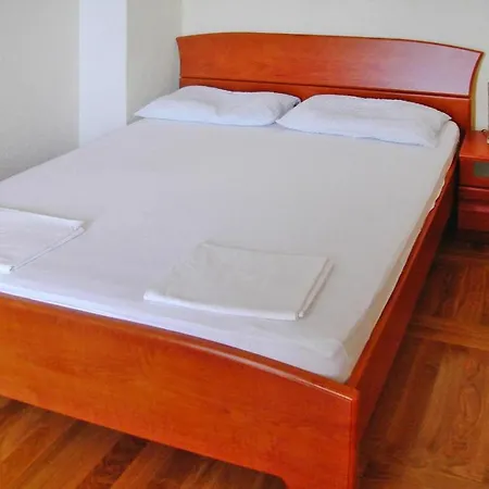 Fortuna In Pirovac, Close To The Seabeach Apartment *